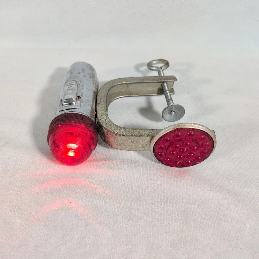VTG SEISS? TOLEDO OHIO CLAMP ON RED REFLECTOR BICYCLE LIGHT
